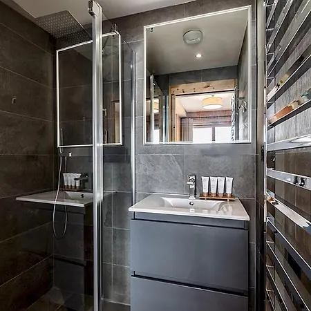 Apartment In, Out *