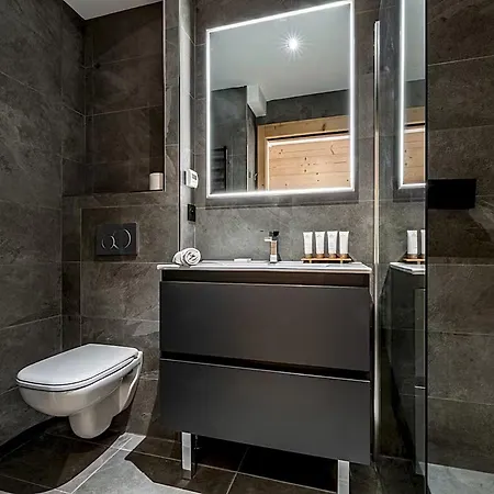 In, Out Apartment *